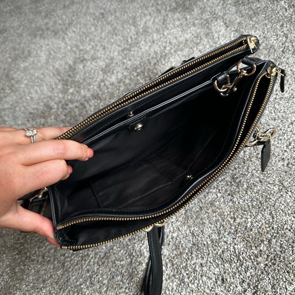 Coach large crossbody - Picture 6 of 8